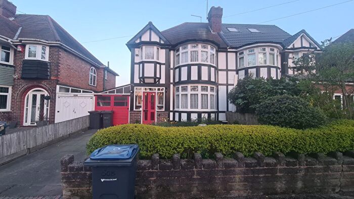 3 Bedroom Semi-Detached House To Rent In Fox Hollies Road, Hall Green, Birmingham, B28