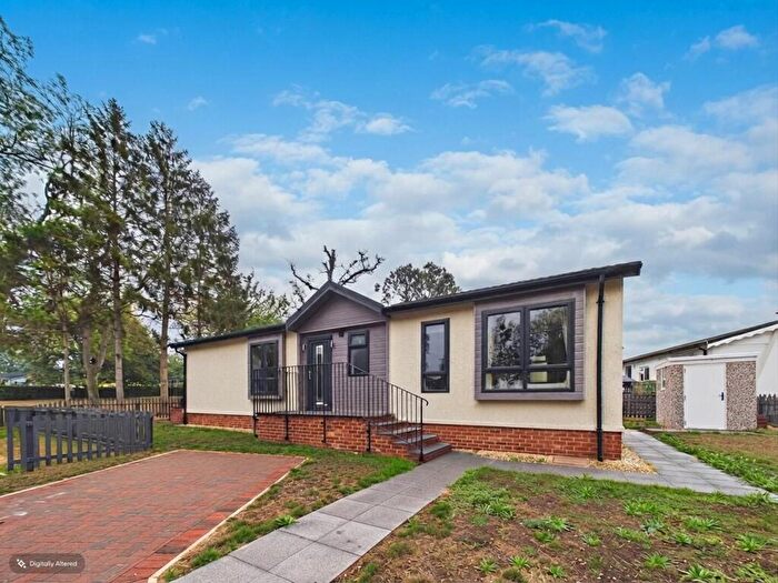 2 Bedroom Park Home For Sale In Shepherds Grove Park, Stanton, IP31