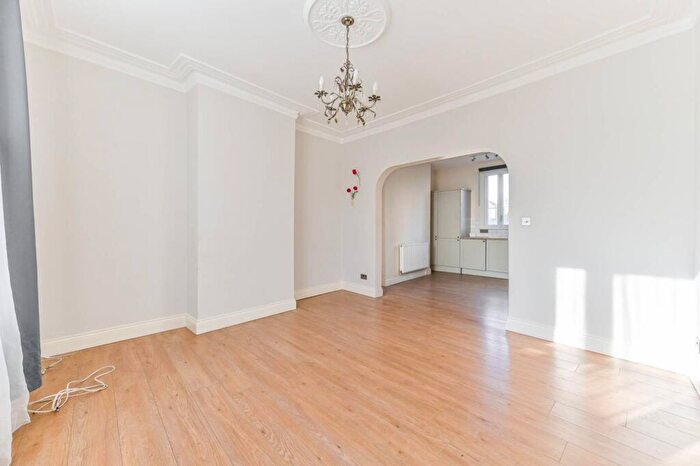 Studio For Sale In Montague Road, Croydon, CR0