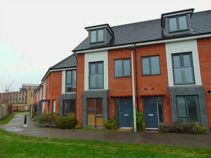 3 Bedroom Terraced House To Rent In Robert Parker Road, Reading, Berkshire RG1