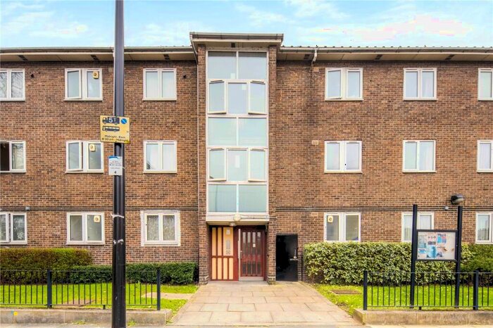 2 Bedroom Flat To Rent In Pegasus House, Beaumont Square, London, E1