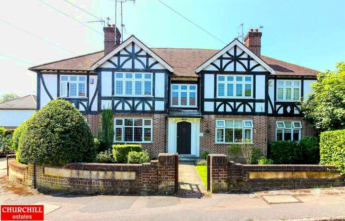 2 Bedroom Flat To Rent In Algers Road, Loughton, IG10