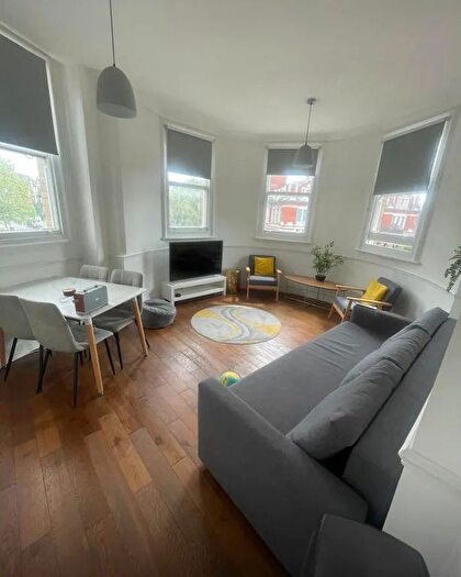 2 Bedroom Flat To Rent In Bath Road, Bournemouth, BH1