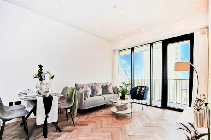 2 Bedroom Flat To Rent In Merino Gardens, London Dock, E1W