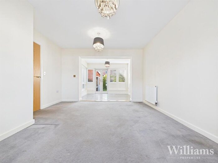 4 Bedroom Semi-Detached House To Rent In Avalon Street, Aylesbury, HP18