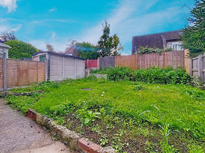 2 Bedroom Bungalow To Rent In Frog Lane, West Malling, ME19