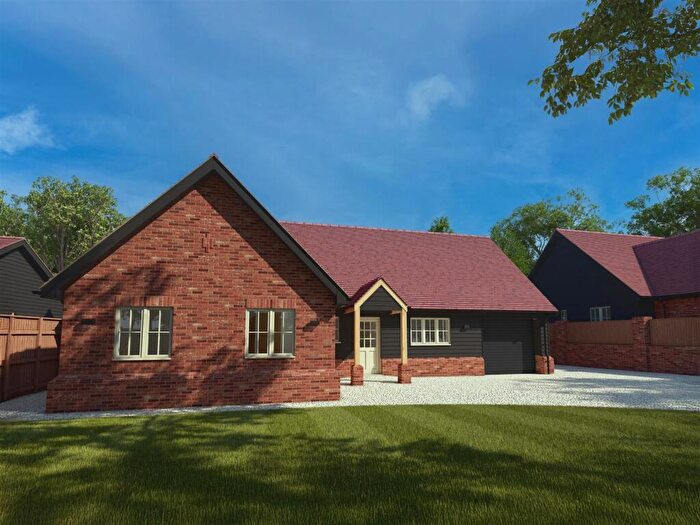 3 Bedroom Detached Bungalow For Sale In Dry Street, Langdon Hills, Basildon, SS16