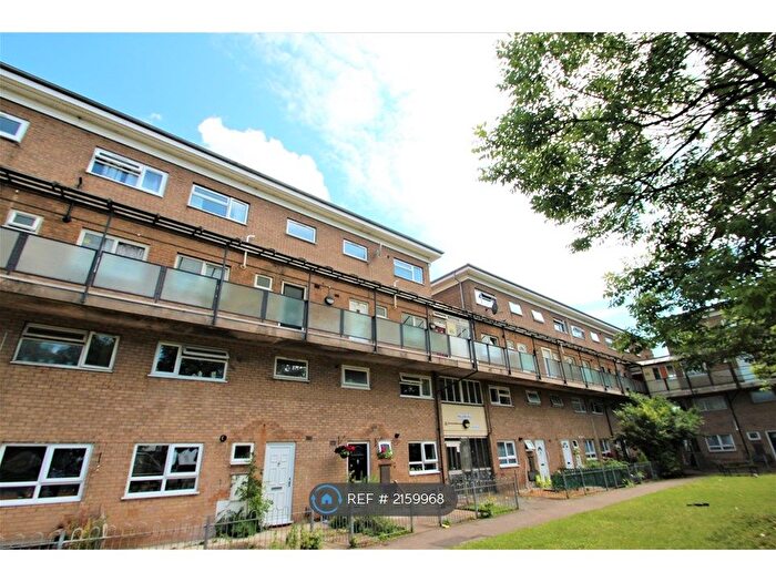 3 Bedroom Maisonette To Rent In Fallow Hill, Leamington Spa, CV31