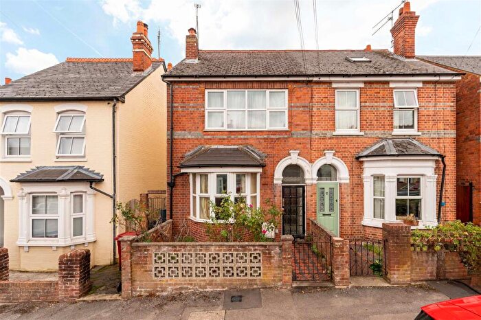 3 Bedroom Semi Detached House For Sale In St. Georges Road, Reading, RG30