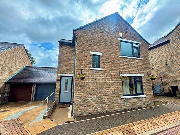 3 Bedroom Detached House For Sale In Moorlands Court, Greetland, HX4