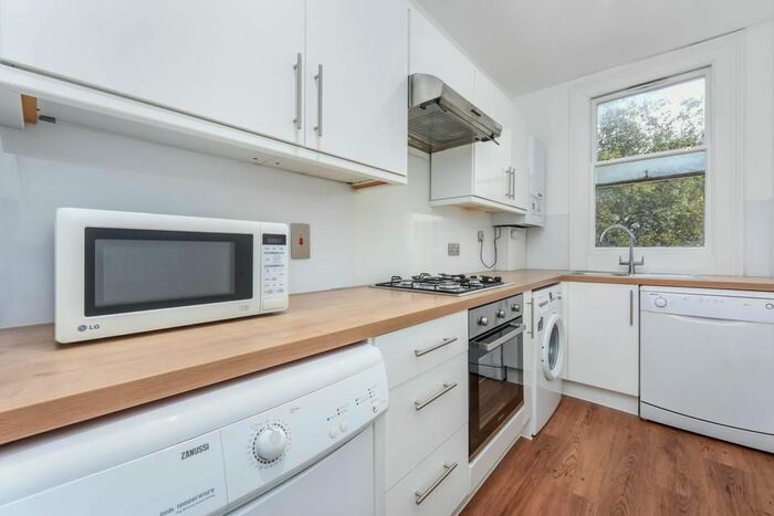 2 Bedroom Flat To Rent In Prima Road, London SW9