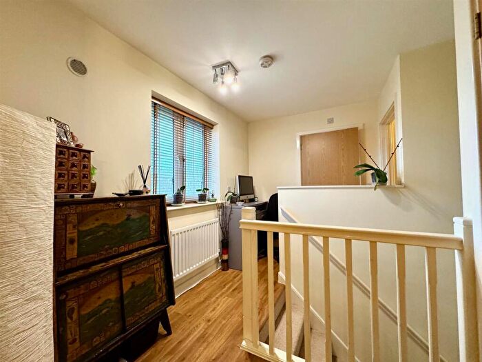 2 Bedroom Coach House For Sale In Yellowhammer Close, Stowmarket, IP14