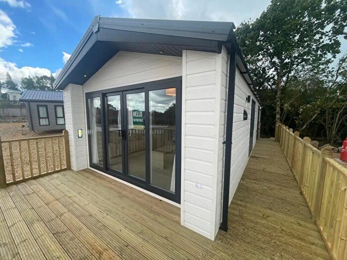 2 Bedroom Mobile/park Home For Sale In Springfield Retreat, Tedburn St Mary, Exeter, Devon, EX6