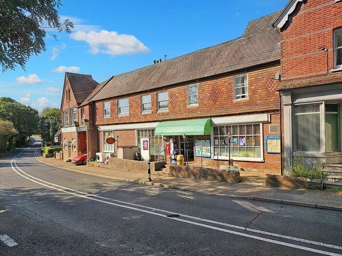 2 Bedroom Flat To Rent In Northchapel, Petworth, GU28