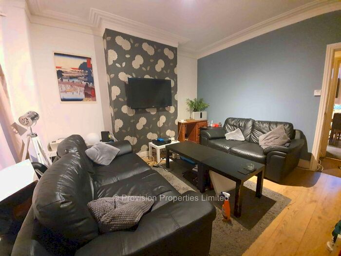 4 Bedroom Terraced House To Rent In Ashville Grove, Hyde Park, Leeds, LS6