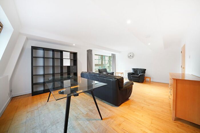 2 Bedroom Flat To Rent In Mortimer Street, Fitzrovia, London, W1T