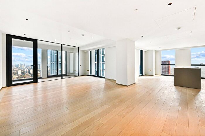 3 Bedroom Flat To Rent In Nine Elms Lane, London, SW8