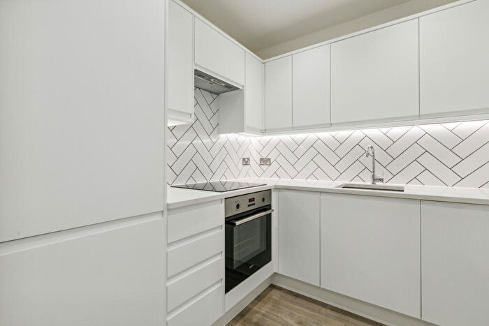 1 Bedroom Flat To Rent In Shillington Old School, Este Road, SW11