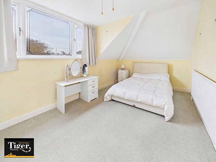 3 Bedroom Semi-Detached Bungalow For Sale In Thirlmere Road, Blackpool, FY4