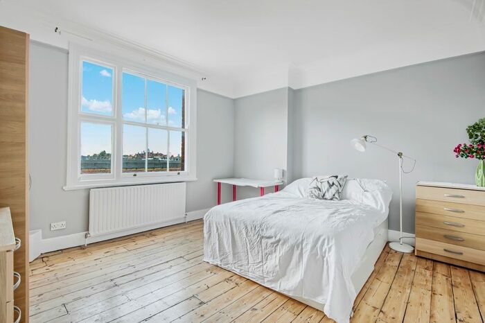 5 Bedroom Flat To Rent In Fulham Palace Road, London, SW6