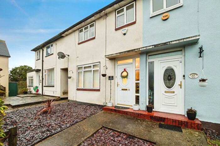 3 Bedroom Terraced House For Sale In Chippenham Walk, Romford, Essex, RM3