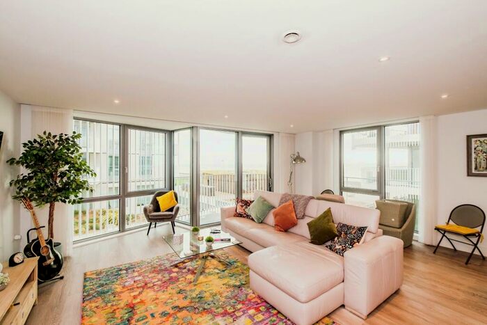 2 Bedroom Flat For Sale In Brighton Road, Worthing, BN11