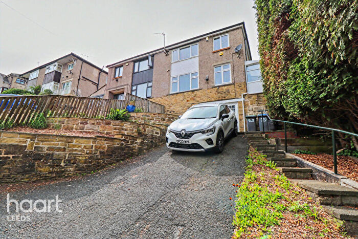 3 Bedroom Semi-Detached House For Sale In Brownroyd Hill Road, Bradford, BD6
