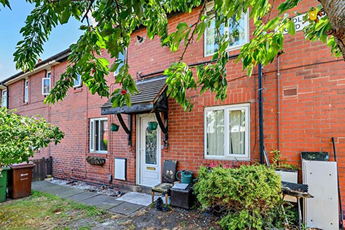 3 Bedroom End Of Terrace House For Sale In Middleton Road, Morley, LS27