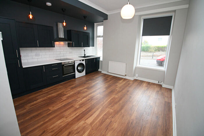 2 Bedroom Flat To Rent In Low Waters Road Hamilton, ML3