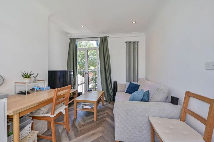 1 Bedroom Maisonette To Rent In Oxford Avenue, Wimbledon, London, SW20