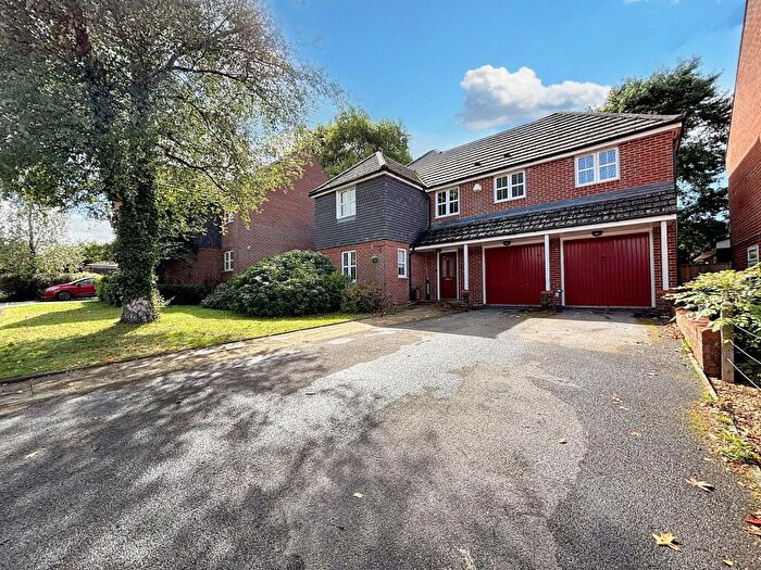 5 Bedroom Detached House For Sale In Blackwater Close, Alderholt, SP6