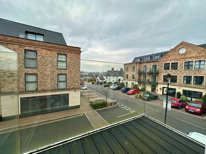 2 Bedroom Retirement Property For Sale In Fountain Way, Salisbury, Wiltshire, SP2