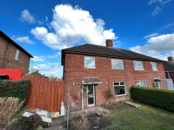 3 Bedroom Semi Detached House To Rent In Holmewood Crescent, NG5