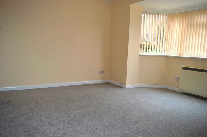 2 Bedroom Flat To Rent In Brooklyn Hall, Hayling Island., PO11