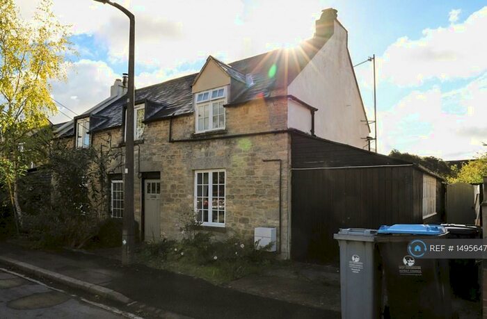2 Bedroom Semi-Detached House To Rent In The Crescent, Witney, OX28