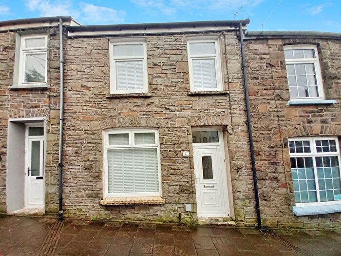 2 Bedroom Property To Rent In Cefnpennar Road, Aberdare, CF44