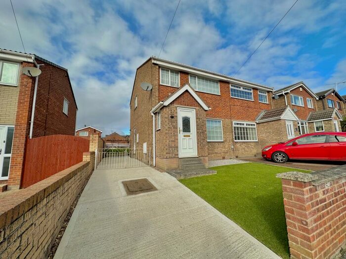 3 Bedroom Semi-Detached House To Rent In Parsley Hay Road, Handsworth, Sheffield, S13