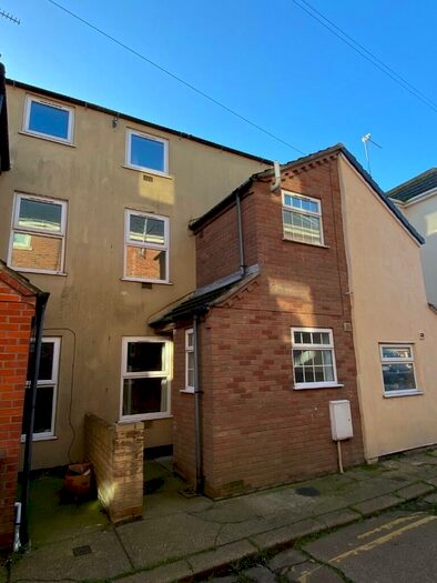 2 Bedroom Terraced House To Rent In Marine Passage, Off Wellington Road, NR30