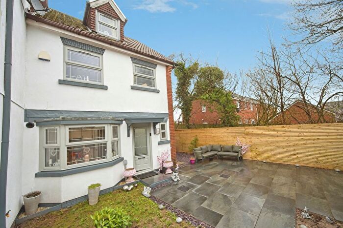 4 Bedroom Property For Sale In Dan Y Fron, Tonyrefail, Porth, CF39