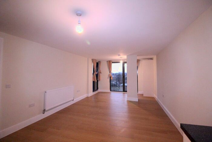 3 Bedroom Flat To Rent In Charter House, High Road, IG1