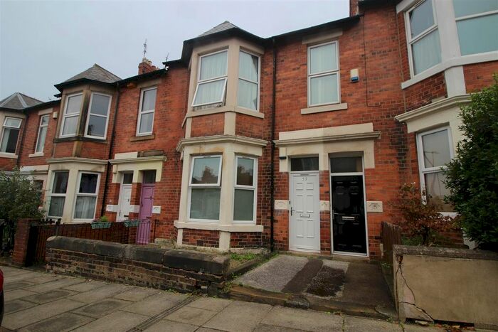 3 Bedroom Flat To Rent In Sandringham Road, Gosforth, Newcastle Upon Tyne, NE3