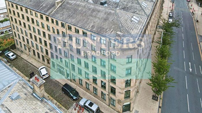 2 Bedroom Flat To Rent In Broadgate House, Broad Street, Bradford, West Yorkshire, BD1