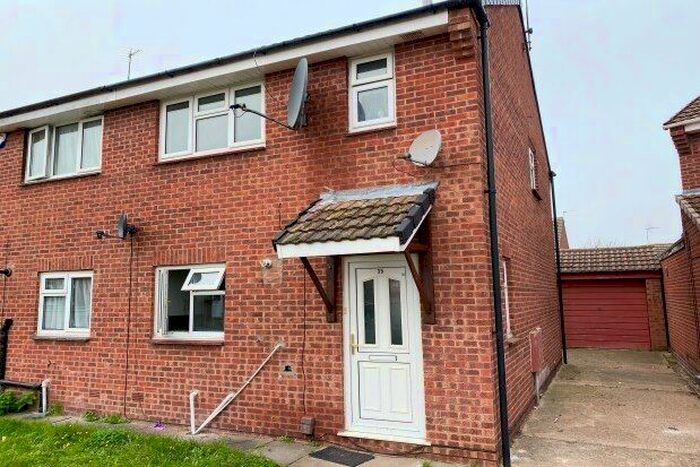 3 Bedroom Property To Rent In Faldo Close, Leicester, LE4