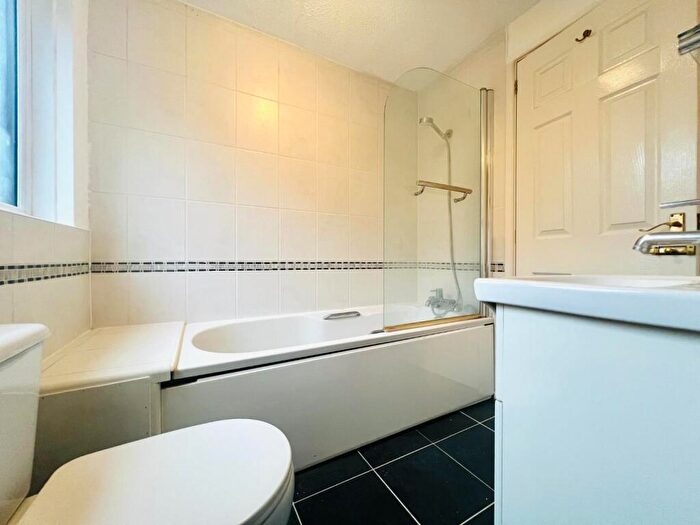 2 Bedroom Apartment To Rent In Hayley Court, Chickerell Road, DT4