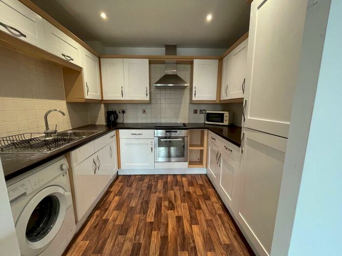 1 Bedroom Flat To Rent In Parkhouse Court, Hatfield, AL10