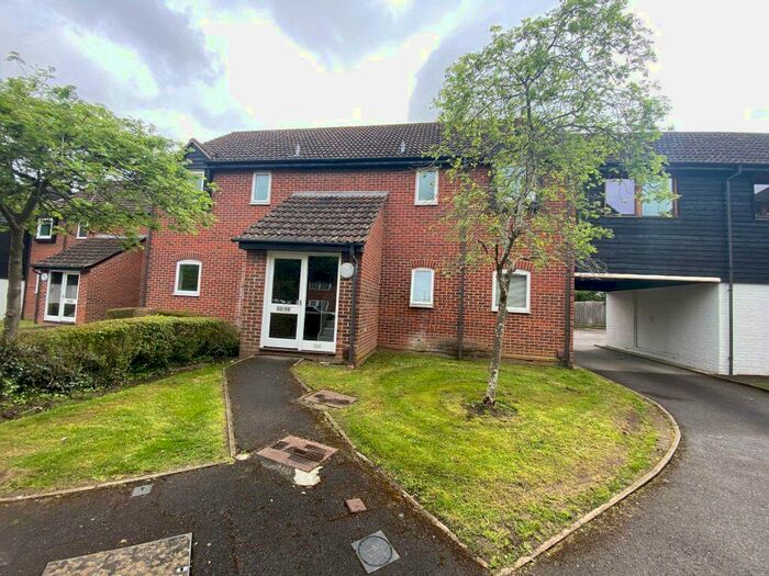 1 Bedroom Flat To Rent In Eeklo Place Newbury, RG14