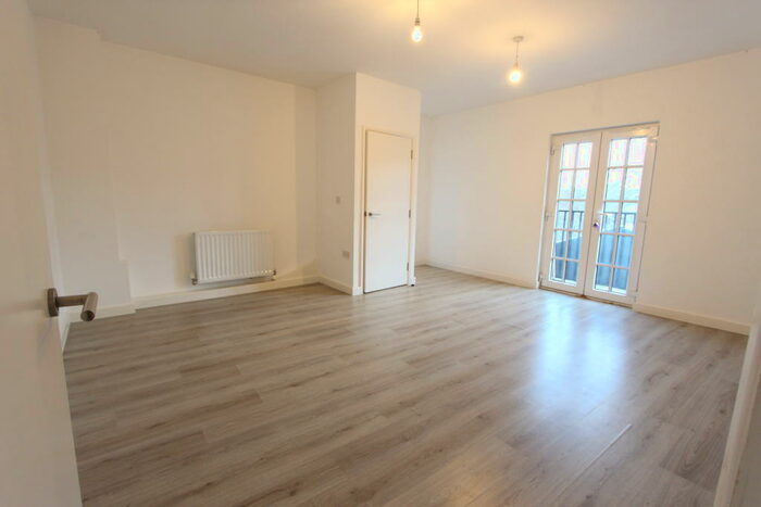2 Bedroom Apartment To Rent In Bishops Terrace, Maidstone, ME15
