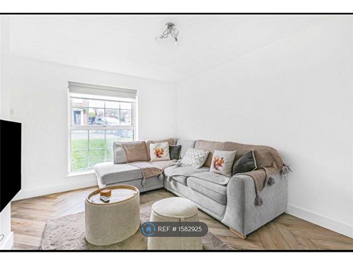 3 Bedroom Terraced House To Rent In Knightsfield, Welwyn Garden City, AL8
