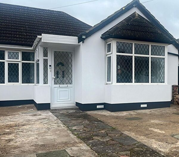 3 Bedroom Bungalow To Rent In London, UB5