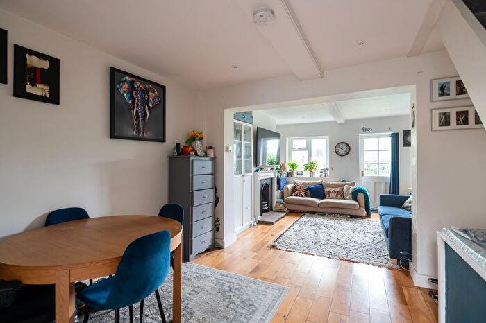 3 Bedroom End Terrace House For Sale In Common Road, Redhill, RH1